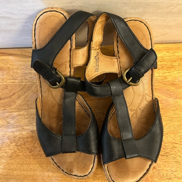 Born Concept T-strap Cork
Wedge Sandals - Picture 4 of 12